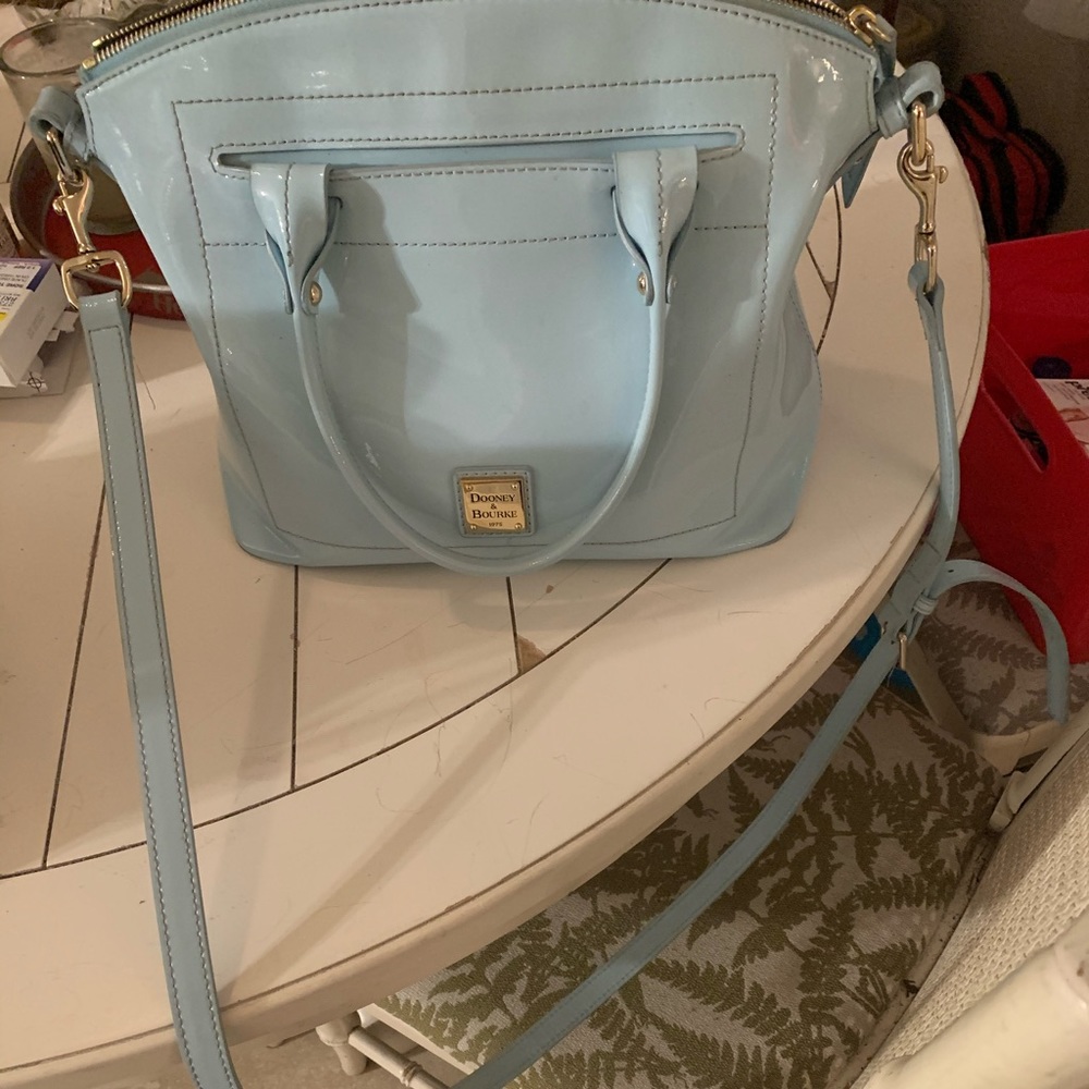Patent leather Dooney & Burke
